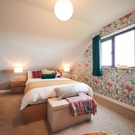 Maes Y Mel- A Couples, Pet Friendly, Rural Romantic Getaway With Countryside Views Gellywen Eksteriør billede