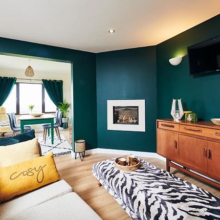 Maes Y Mel- A Couples, Pet Friendly, Rural Romantic Getaway With Countryside Views Gellywen Eksteriør billede