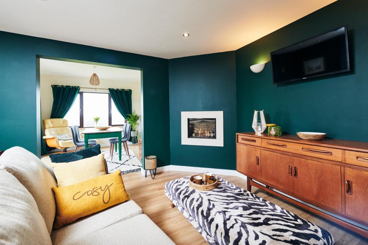 Maes Y Mel- A Couples, Pet Friendly, Rural Romantic Getaway With Countryside Views Gellywen Eksteriør billede