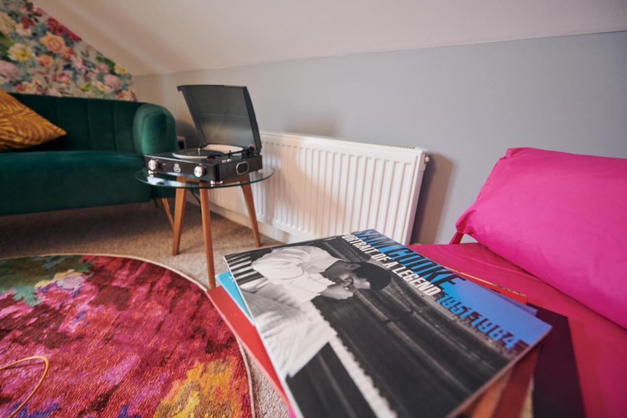 Maes Y Mel- A Couples, Pet Friendly, Rural Romantic Getaway With Countryside Views Gellywen Eksteriør billede